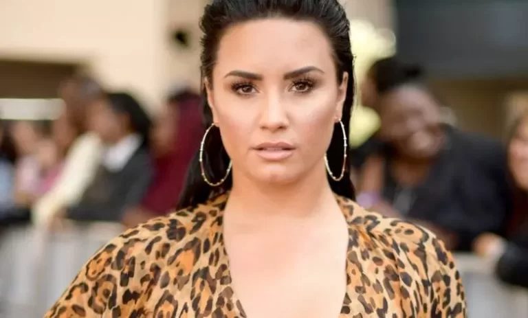 Demi Lovato Net Worth 2022