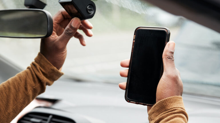 How To Use An Old iPhone As A Dash Cam