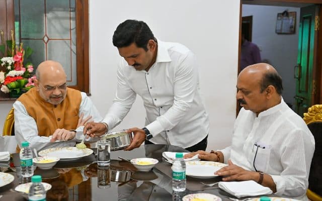 Amit Shah visits Yediyurappa’s Bengaluru home for breakfast, CM Bommai in attendance